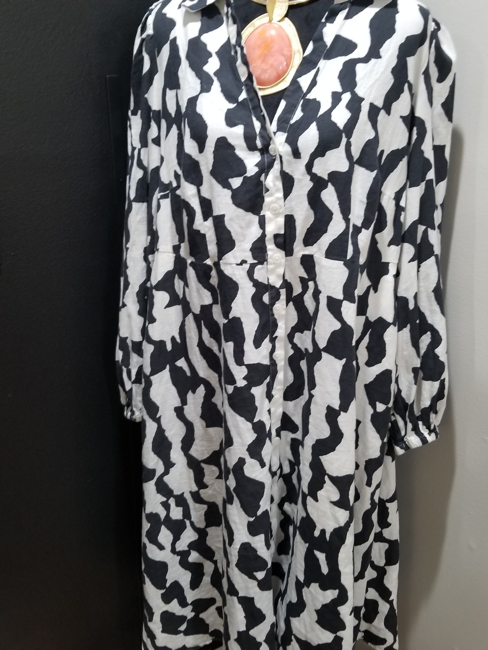 Ava & Viv Black and White Abstract Print Button-Front Dress